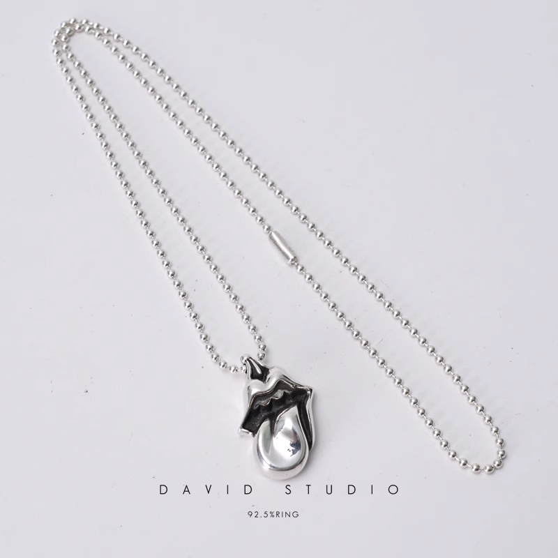 ROLLING STONES LIP & TONGUE PENDANT – BALL CHAIN