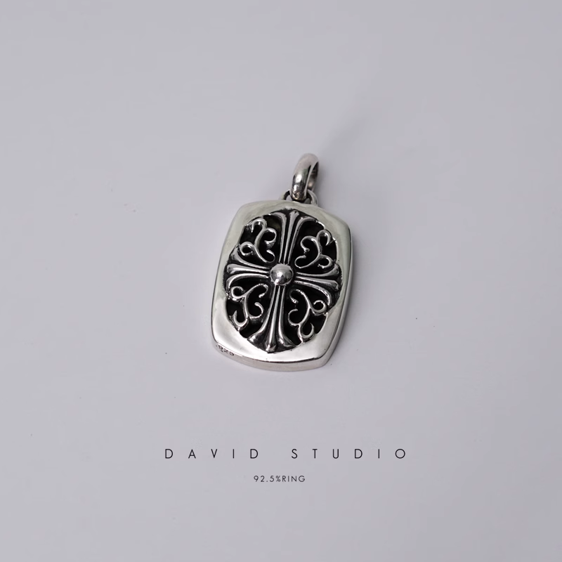 KEEPER PENDANT