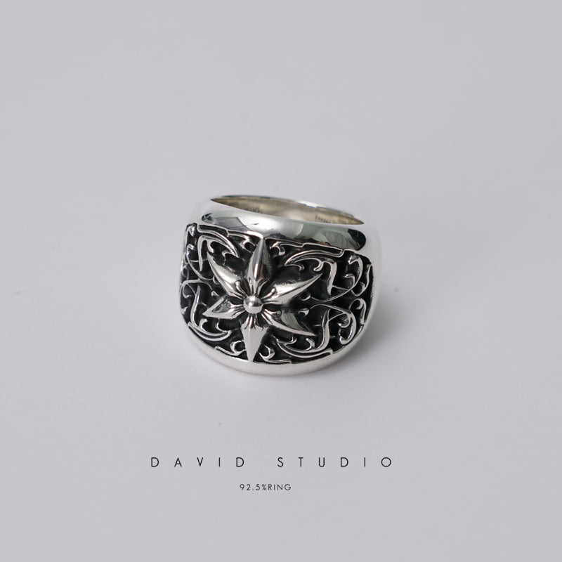 OVAL STAR RING – ClASSIC