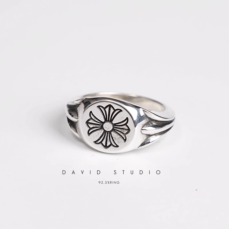 FLAT CH PLUS SIGNET RING