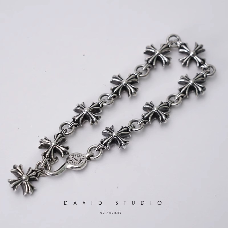 CH PLUS BRACELET WITH LINKS
