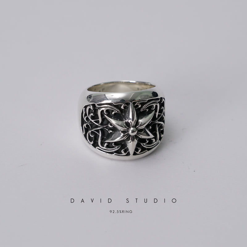 OVAL STAR RING – ClASSIC