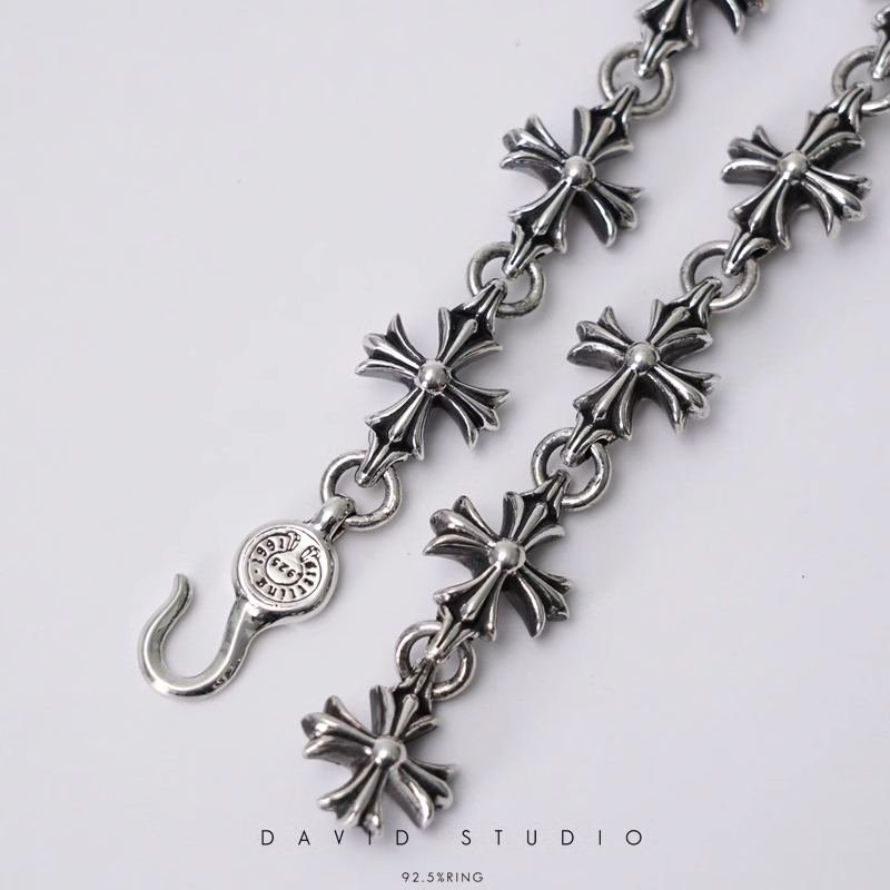 CH PLUS BRACELET WITH LINKS