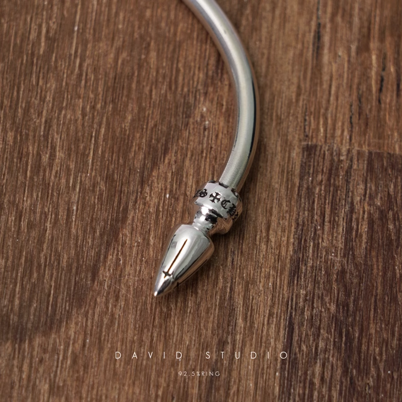SKINNY SPIKE CUFF