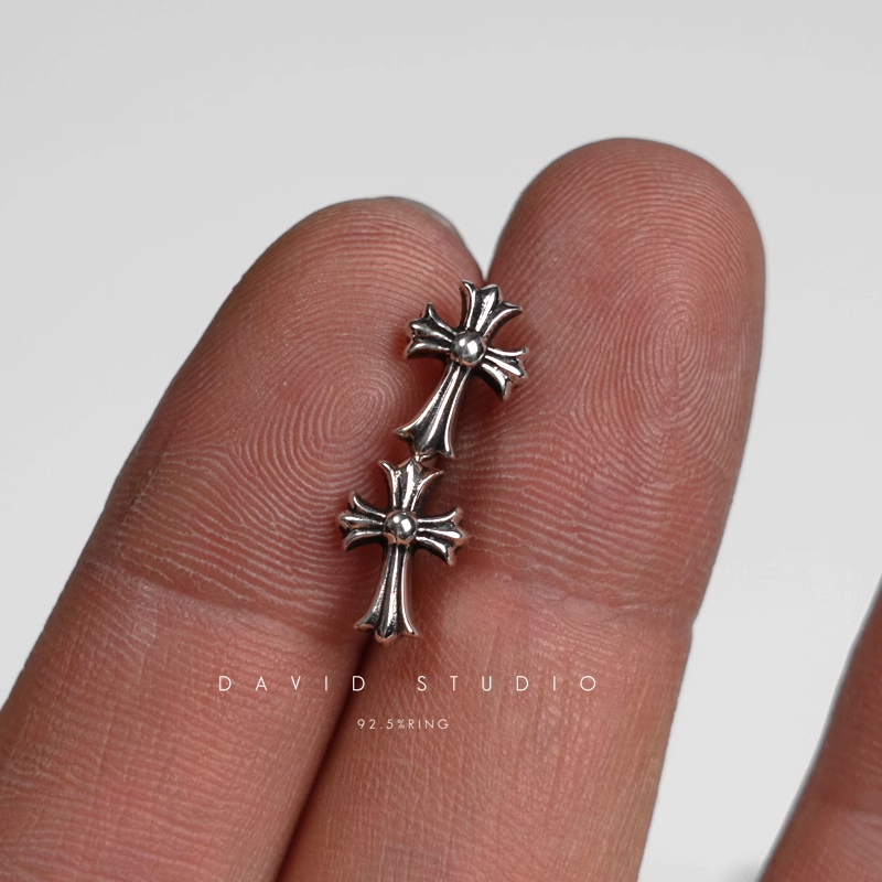 CROSS EARRINGS – CLASSIC