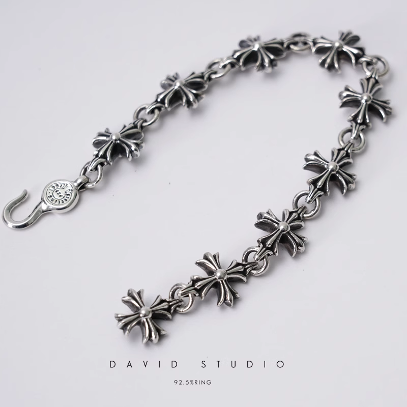 CH PLUS BRACELET WITH LINKS