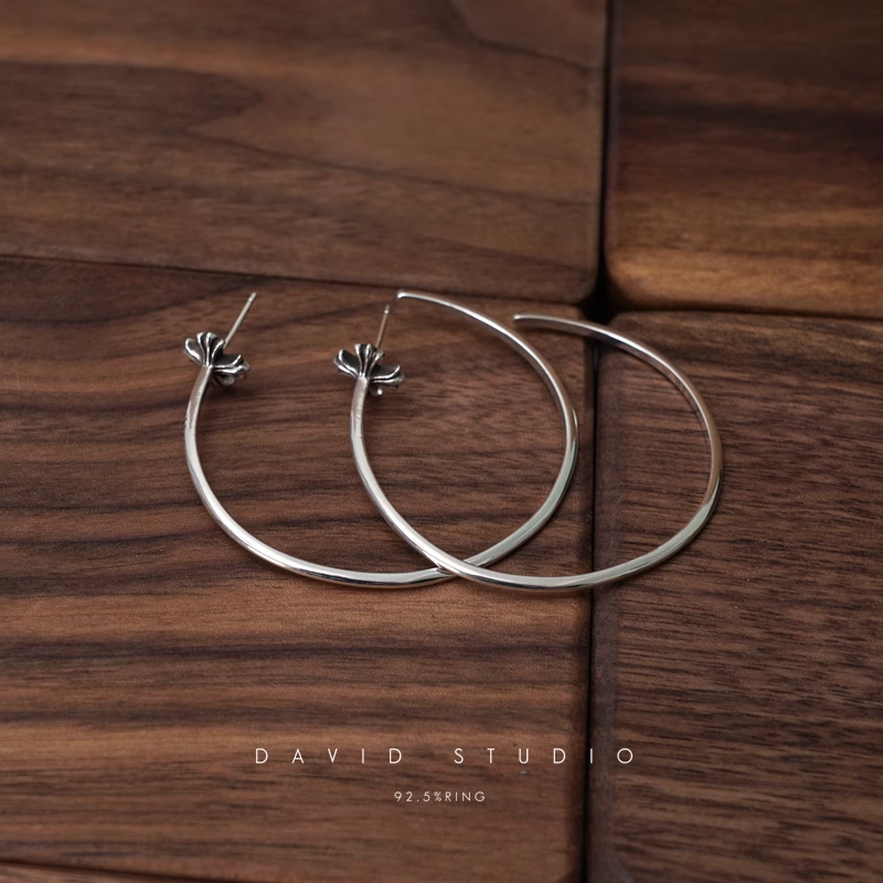 CH PLUS HOOP EARRING