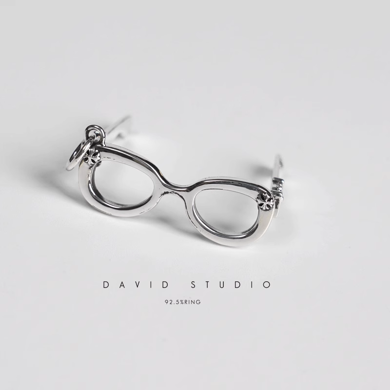 GLASSES PENDANT