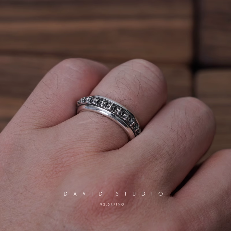 CH PLUS PYRAMID OPEN BAND RING
