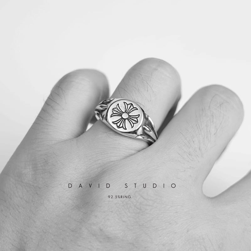 FLAT CH PLUS SIGNET RING
