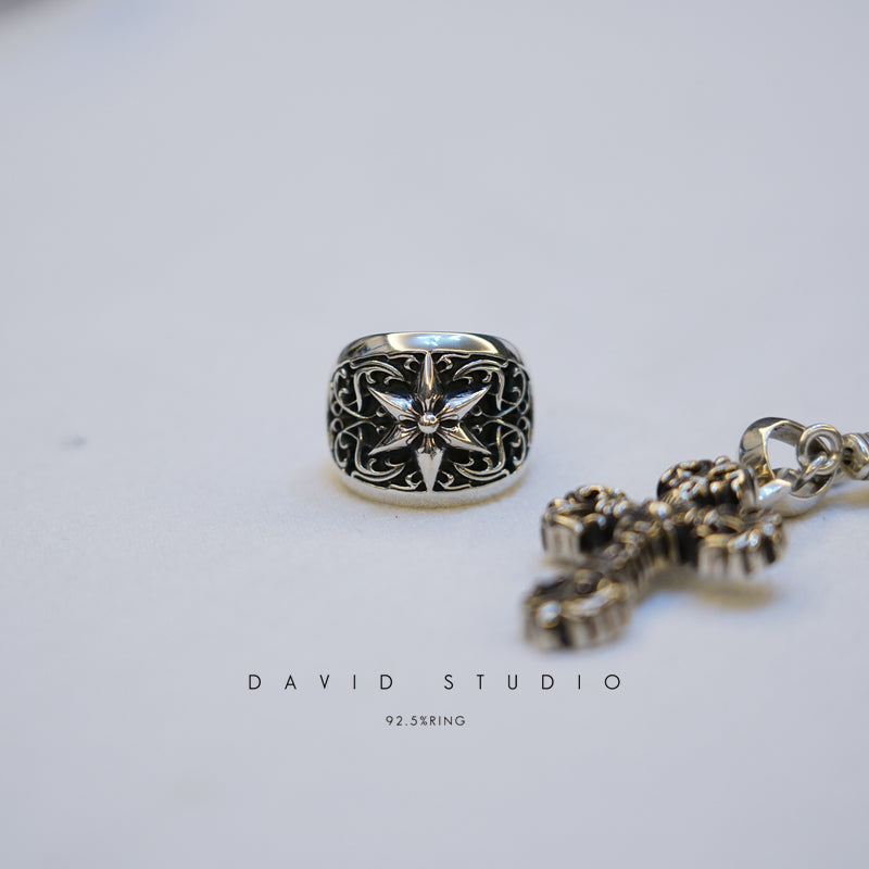 OVAL STAR RING – ClASSIC