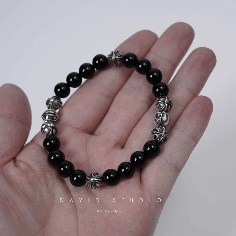ONYX BEAD BRACELET 8MM (8 SILVER BEADS)