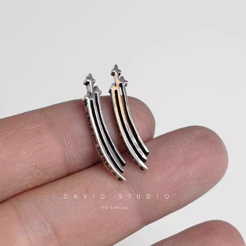 3RS CROSS EARRING