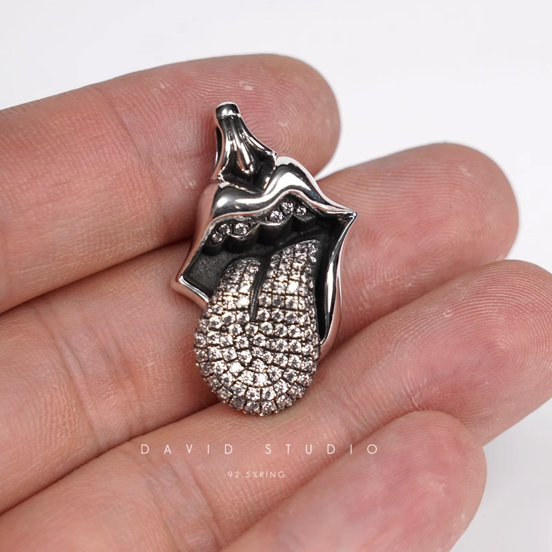 ROLLING STONES TONGUE & LIP PENDANT WITH DIAMOND