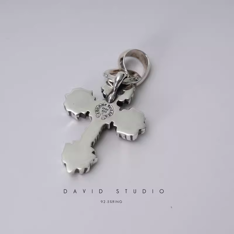XS FILIGREE CROSS PENDANT WITH BAIL