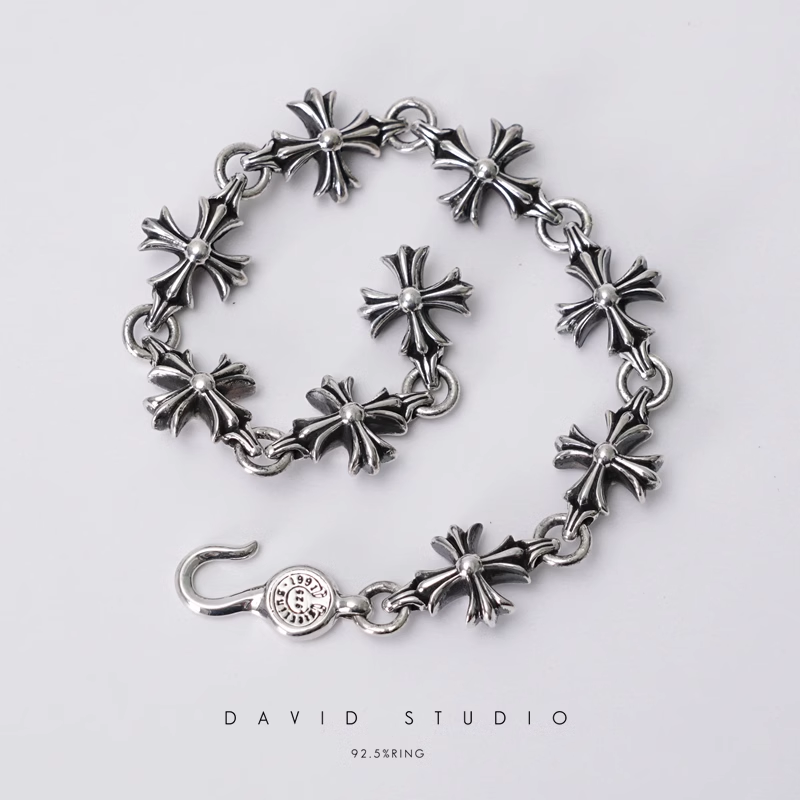 CH PLUS BRACELET WITH LINKS