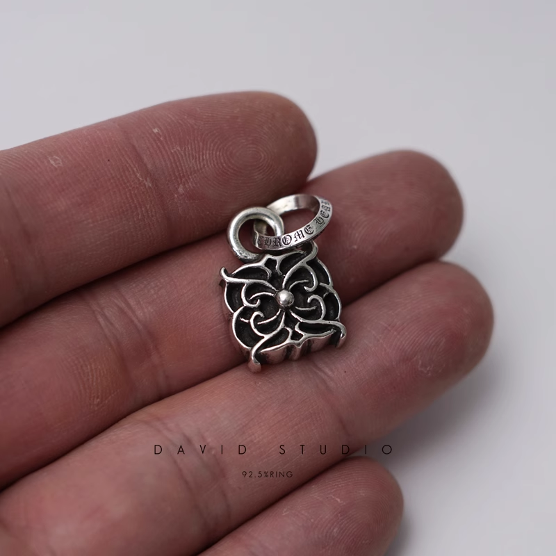 ETERNITY VINE PENDANT