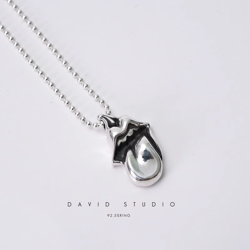 ROLLING STONES LIP & TONGUE PENDANT – BALL CHAIN