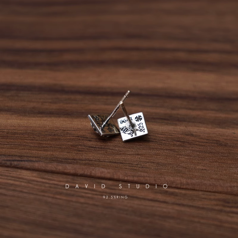 PYRAMID PLUS STUD EARRINGS