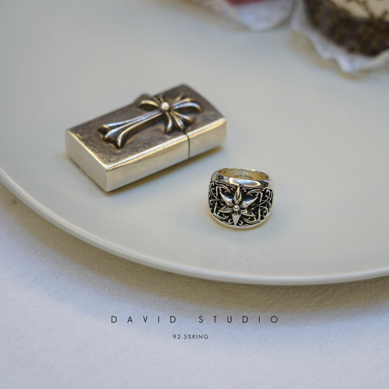 OVAL STAR RING – ClASSIC