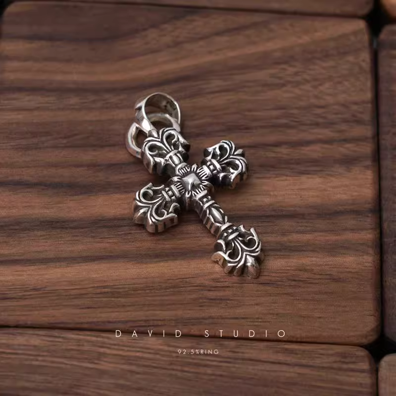 XS FILIGREE CROSS PENDANT WITH BAIL