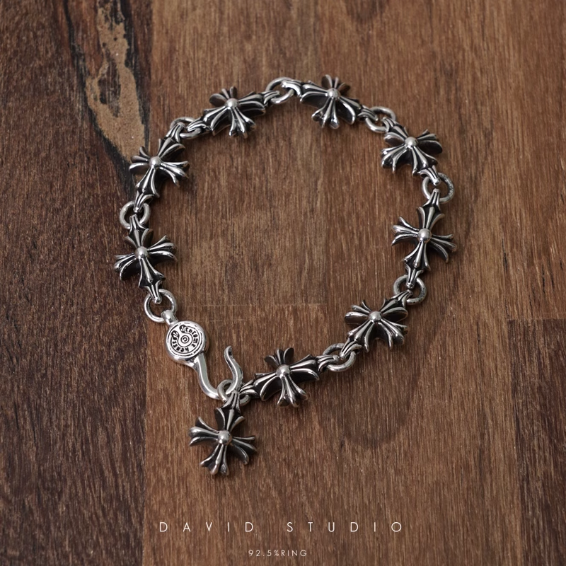 CH PLUS BRACELET WITH LINKS