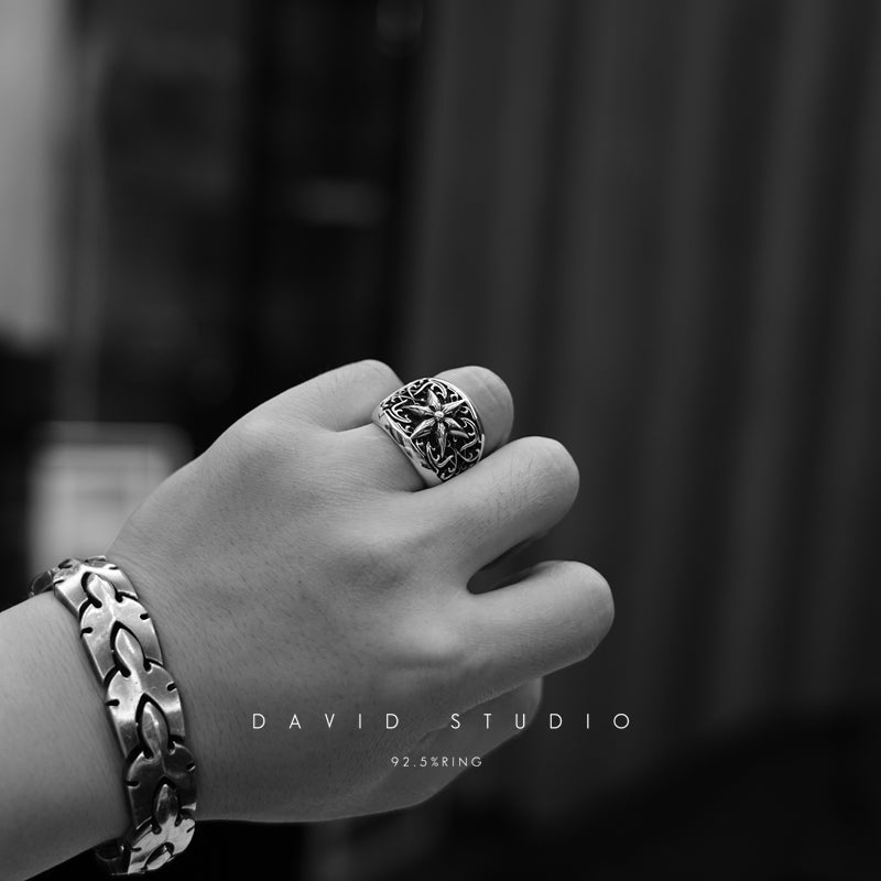 OVAL STAR RING – ClASSIC