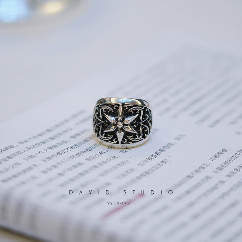 OVAL STAR RING – ClASSIC