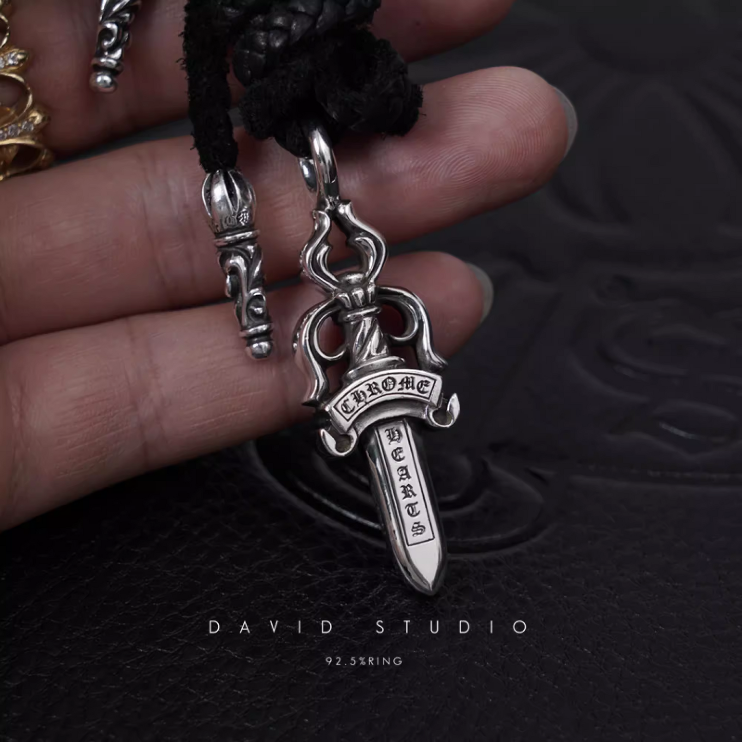 DOUBLE DAGGER PENDANT – LEATHER BRAID