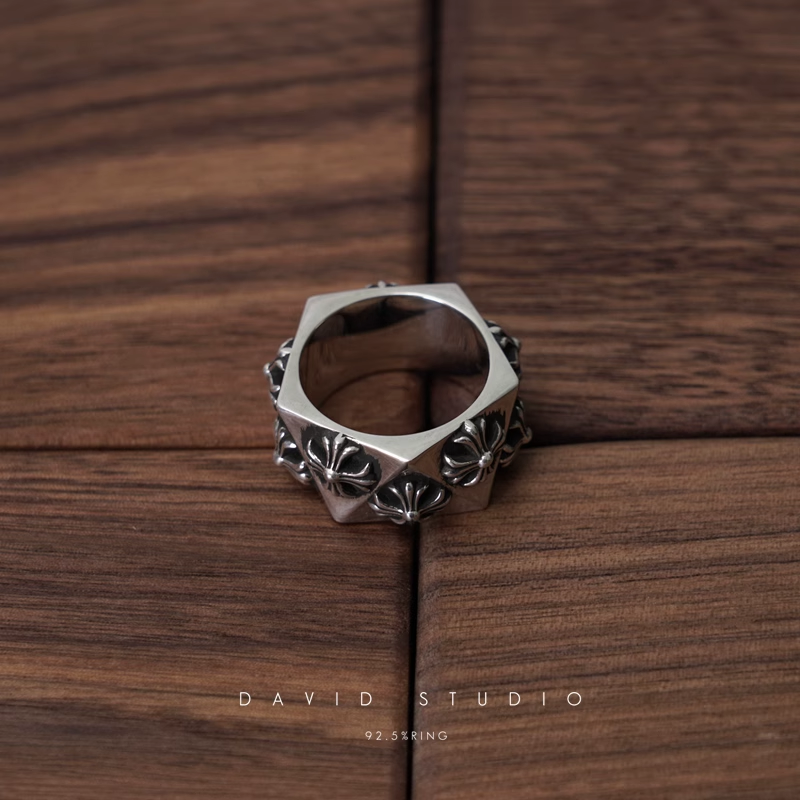 CH PLUS PENTAGON RING
