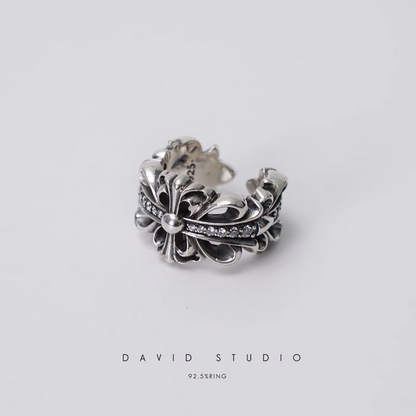 DOUBLE FLORAL RING WITH WHITE DIAMONDS
