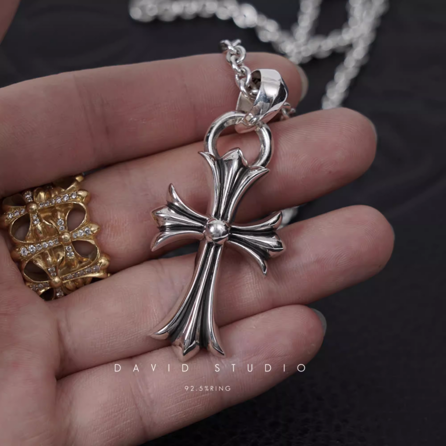 SMALL CROSS PENDANT WITH BAIL – ROLL CHAIN