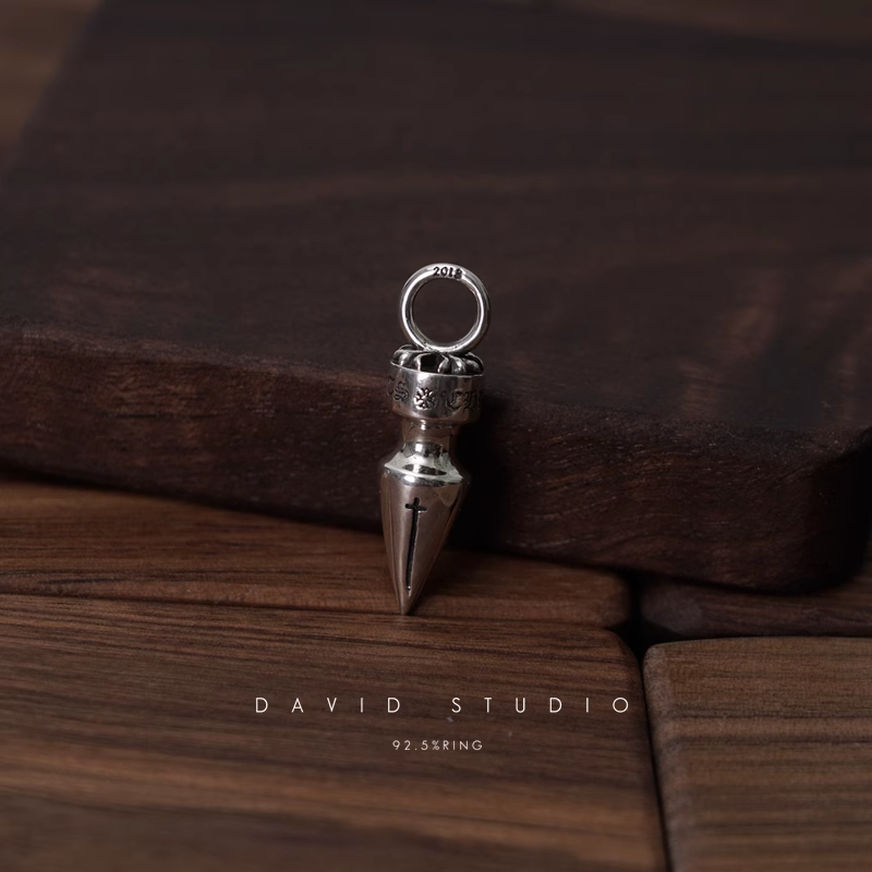 SPIKE PENDANT