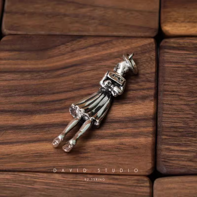 LARGE FOTI SKIPPY PENDANT