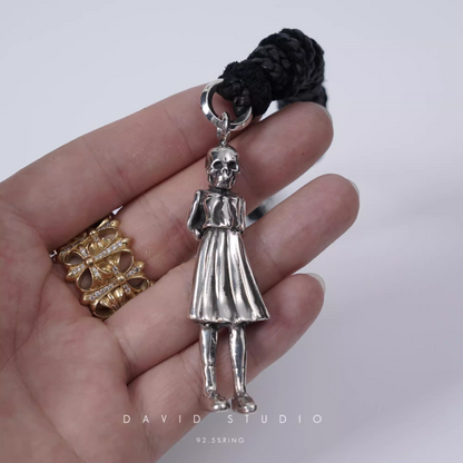 LARGE FOTI SKIPPY PENDANT – LEATHER BRAID