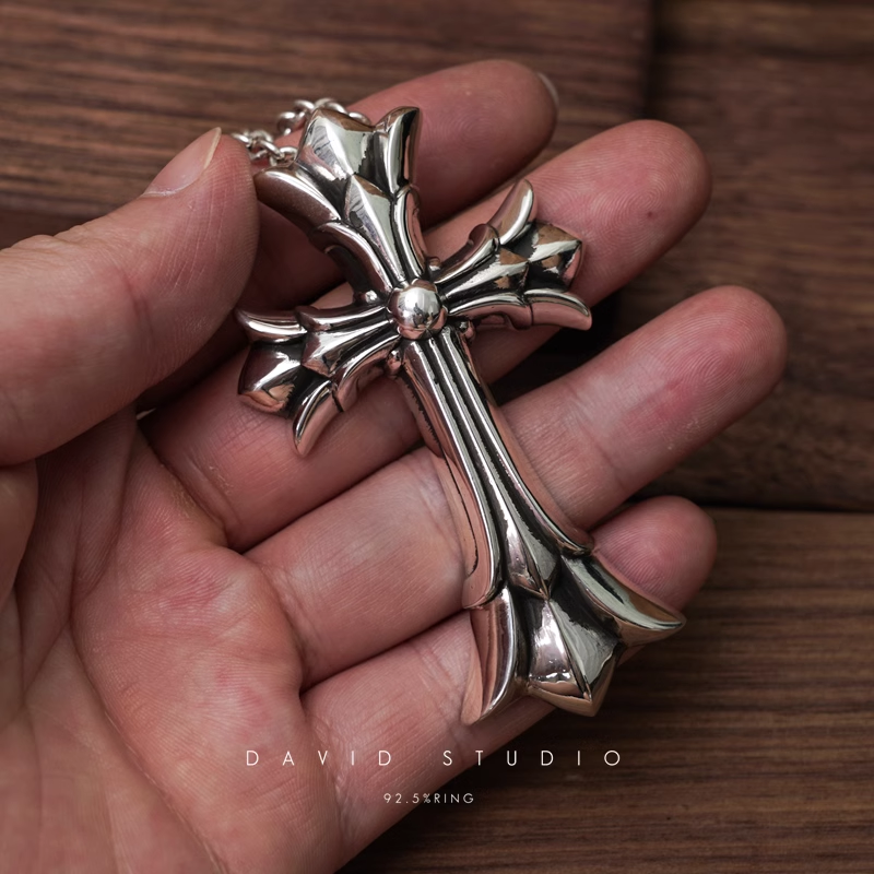 LARGE DOUBLE CROSS PENDANT – ROLL CHAIN