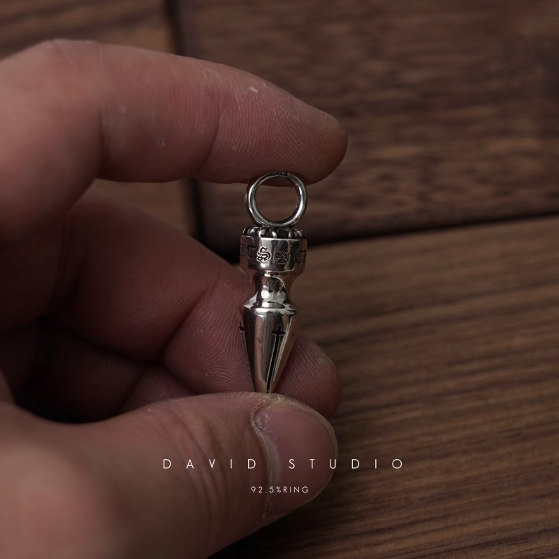 SPIKE PENDANT