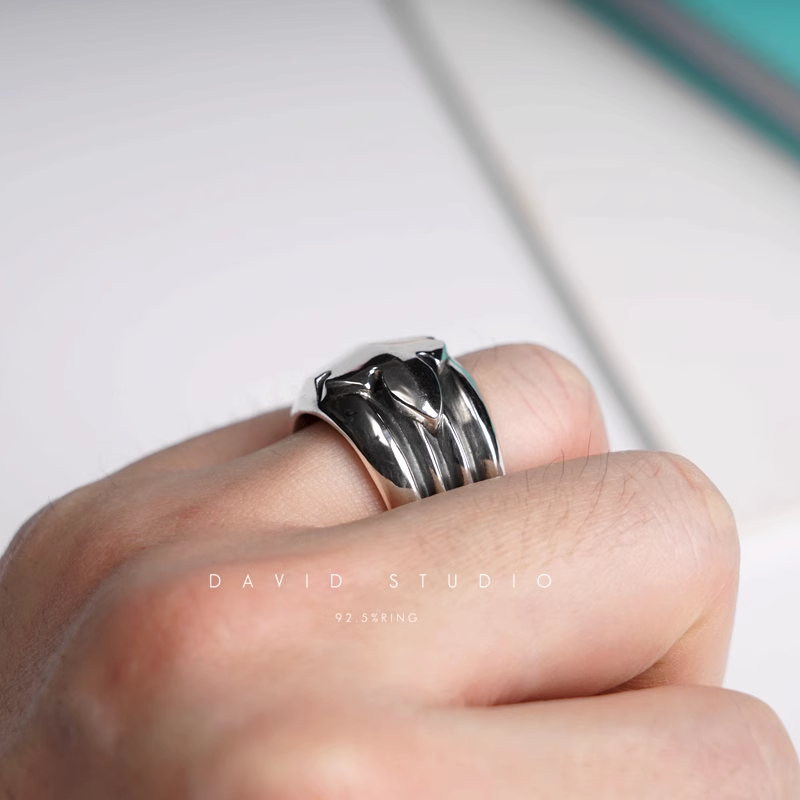 BIG FLEUR TAIL RING