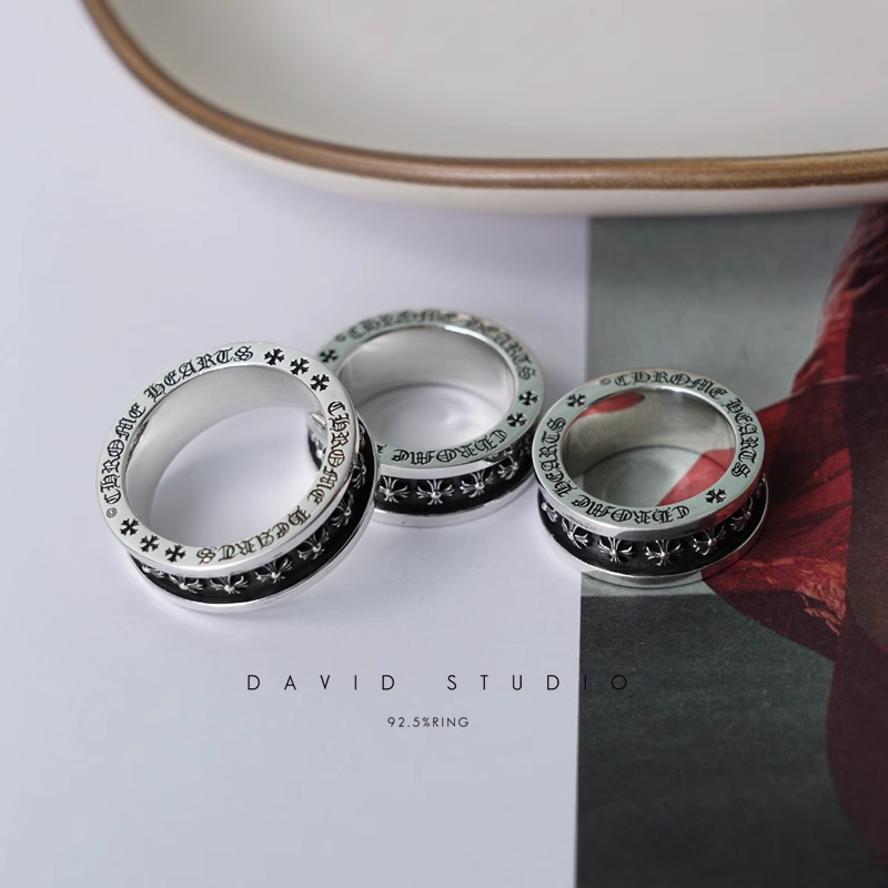TINY CH PLUS SPINNER RING
