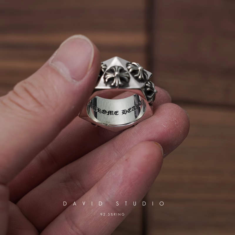 CH PLUS PENTAGON RING