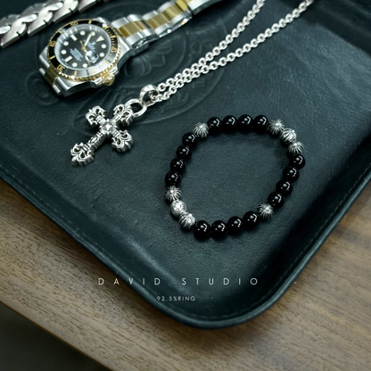 ONYX BEAD BRACELET 8MM (8 SILVER BEADS)