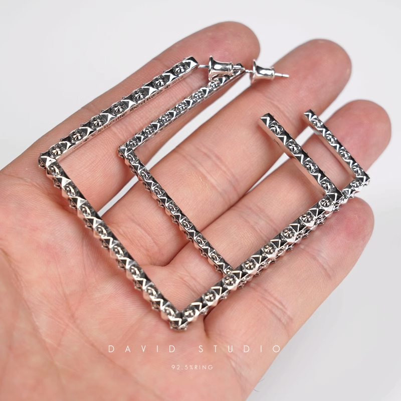 CH PLUS SQUARE HOOP EARRINGS