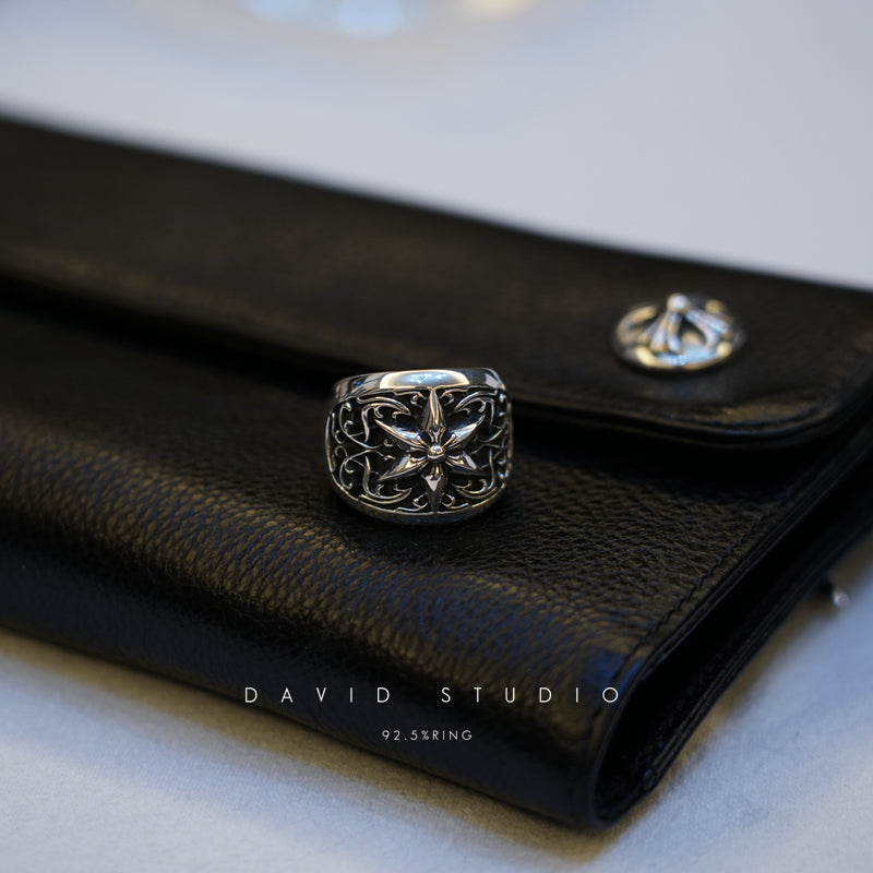 OVAL STAR RING – ClASSIC