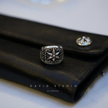 OVAL STAR RING – ClASSIC