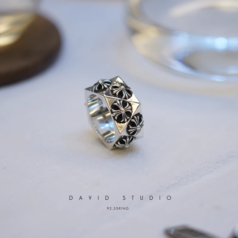 CH PLUS PENTAGON RING