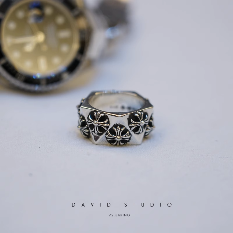 CH PLUS PENTAGON RING