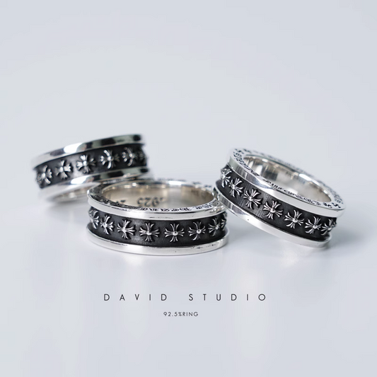 TINY CH PLUS SPINNER RING