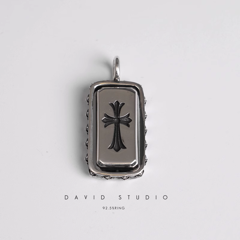 DOUBLE SPINNER PENDANT