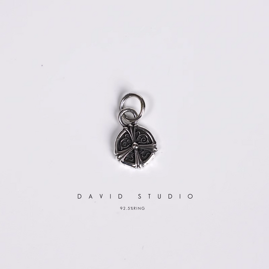 CH PLUS VINE CHARM