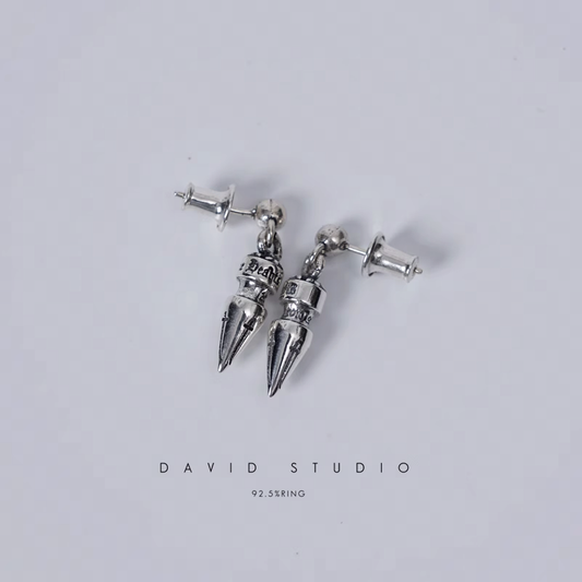 SPIKE EARRING
